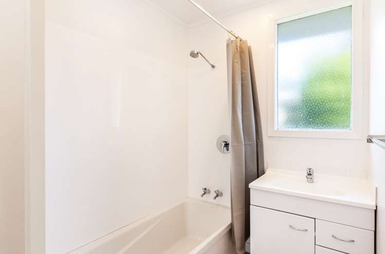 5 Mihipeka Grove Turangi_24