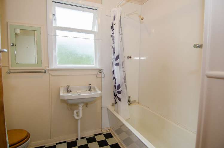 17 Tui Terrace Waipori Falls_12