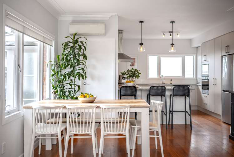 20 Bradbury Road Botany Downs_10