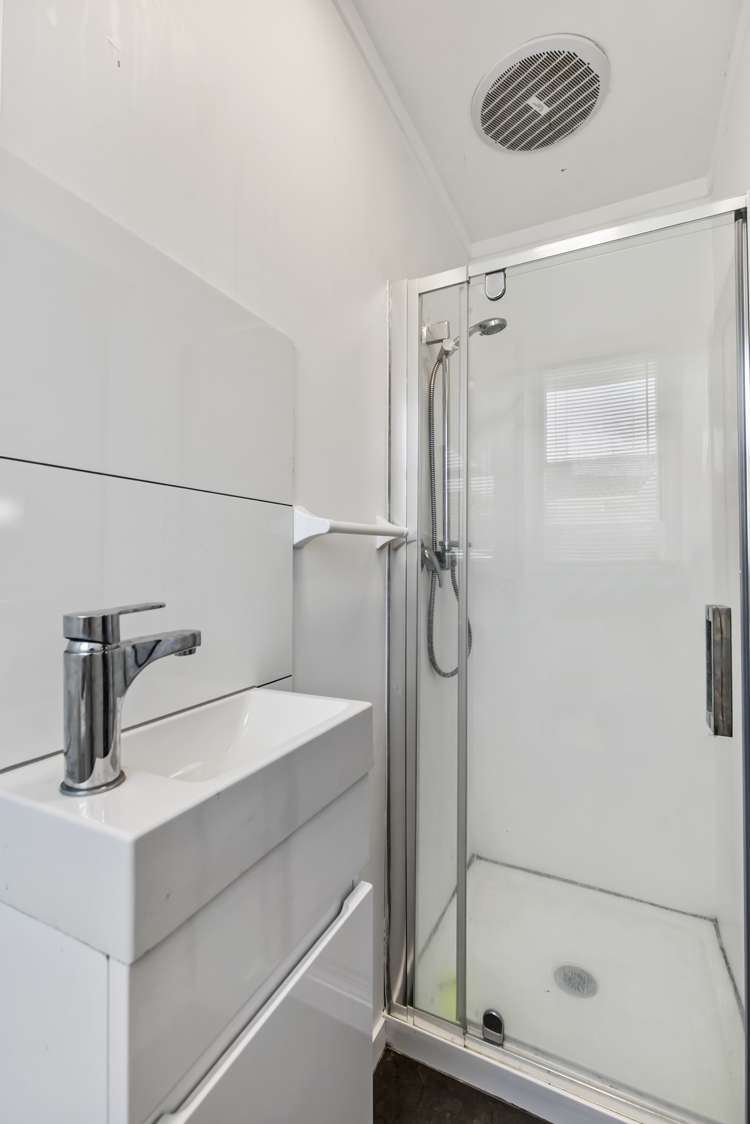 10a Carnac Place Mangere East_13