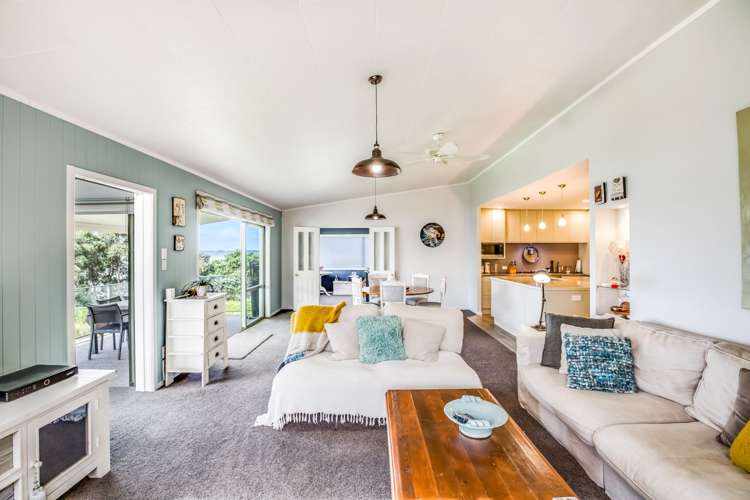 49 Torkar Road Clarks Beach_1