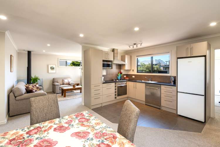 8 Hargest Crescent Saint Kilda_9