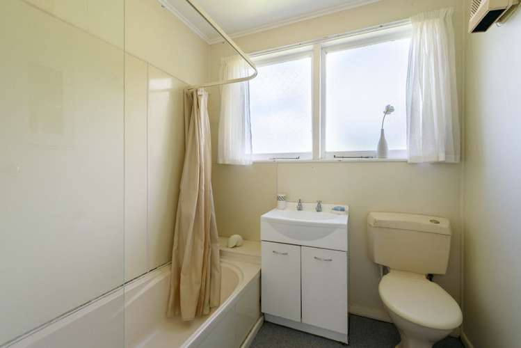 1/1 Canterbury Street Karori_9