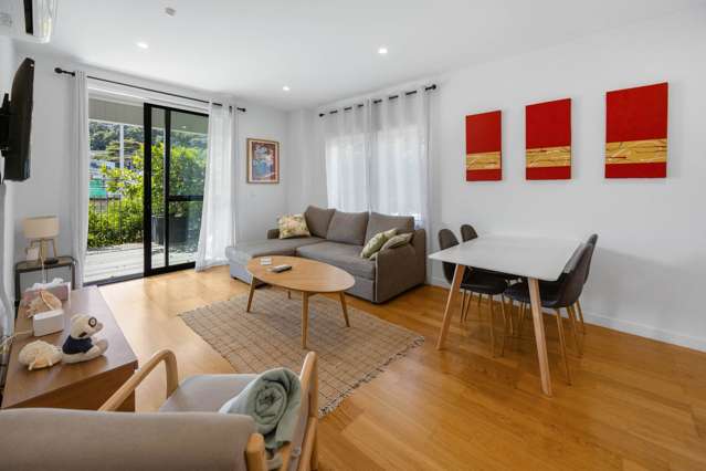 G04/987 Mount Eden Road Three Kings_3