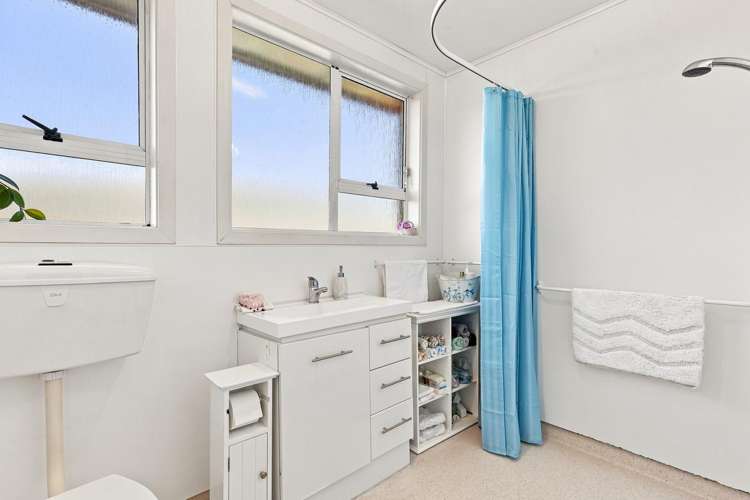 10 Columba Avenue Calton Hill_16