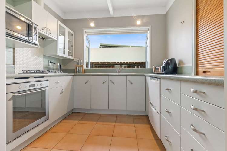 42 Utuhina Road Springfield_8