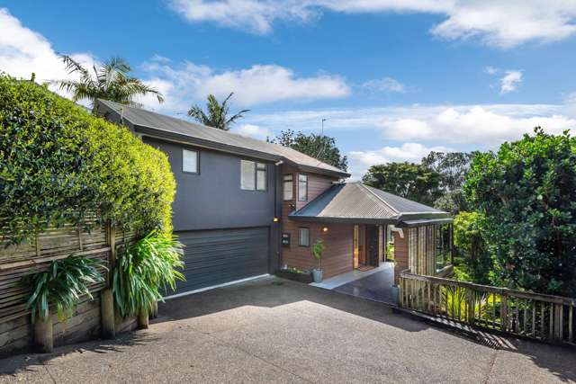 Large Executive Family Home - Prime Location