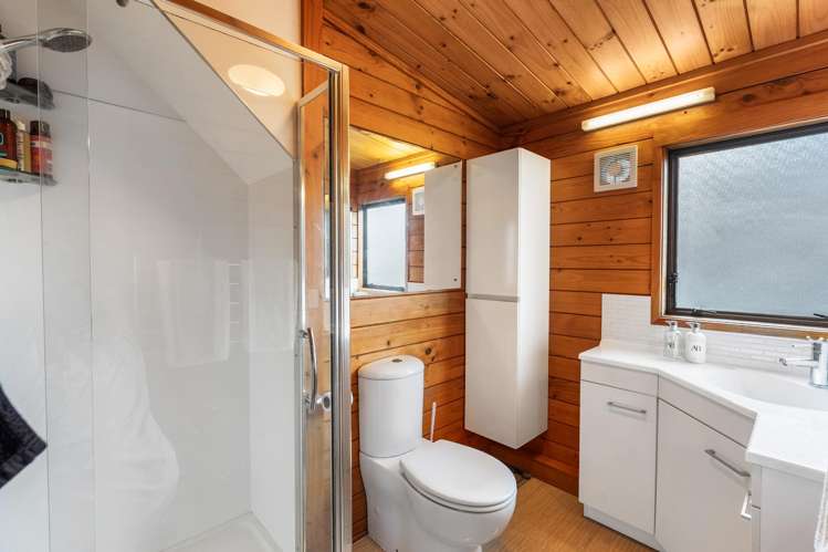 2/597 East Coast Road Browns Bay_12