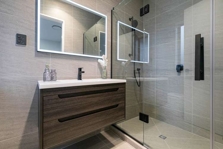 39 Matahae Crescent Wainui_12