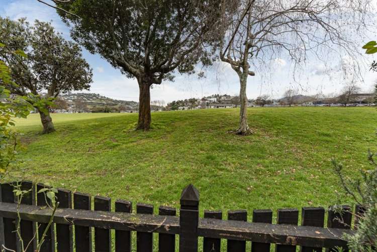 2/62A Tipahi Street Nelson South_24