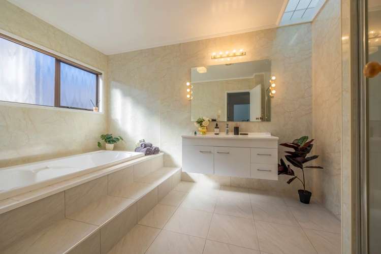 19 Waimana Avenue Northcote Point_20