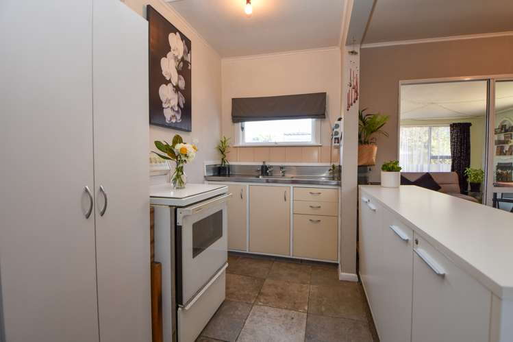 242a High Street South Carterton_4