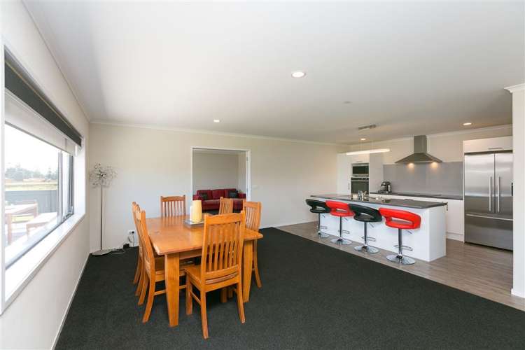 126 Pohutukawa Place Waiwhakaiho_13