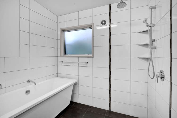 12 Leatham Avenue Strandon_17