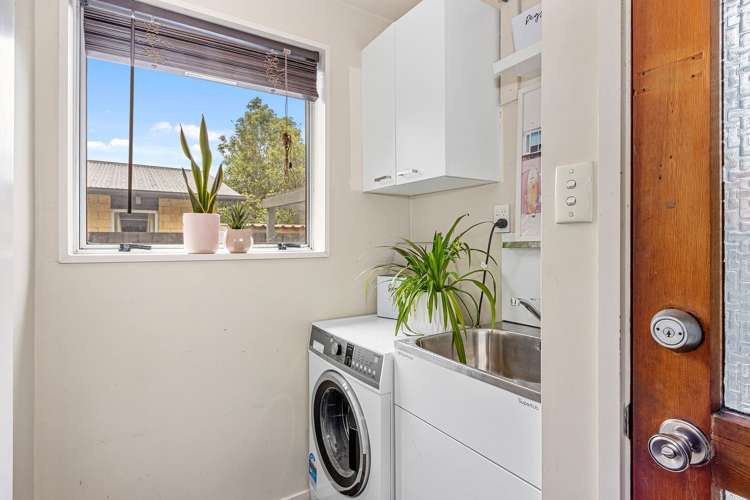 2/11 Hersham Place Bromley_9