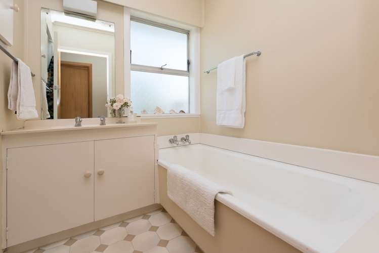 2/1 Willow Way Sunnyhills_11