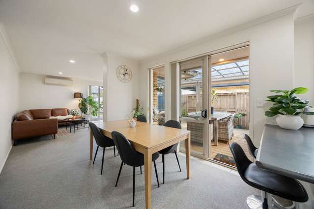6 Saint Johns Avenue Hamilton East_4