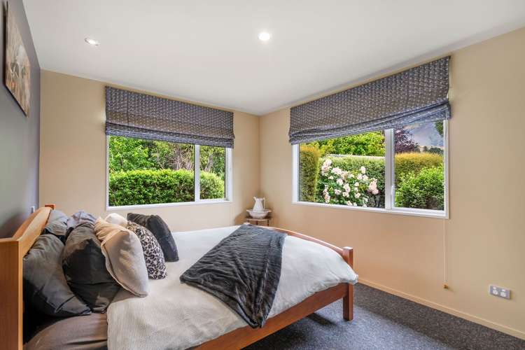 1 Hart Place Lake Coleridge_17