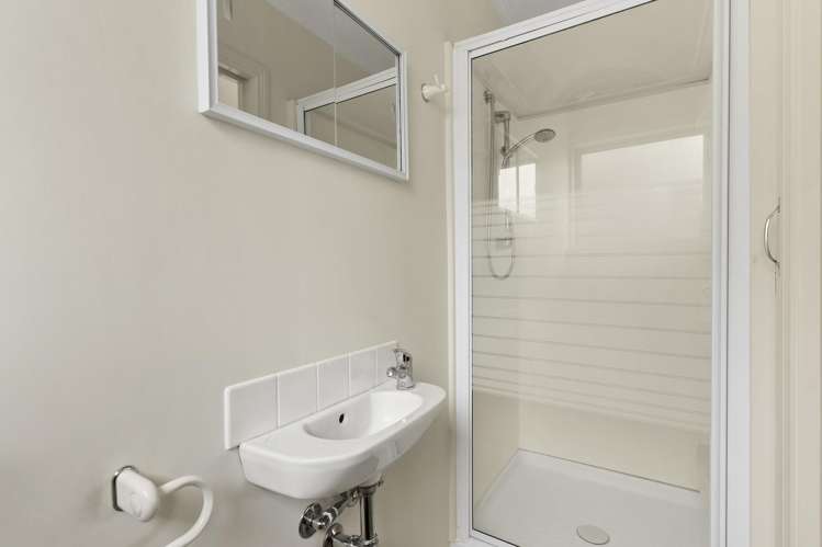 8/1 Watene Crescent Orakei_16