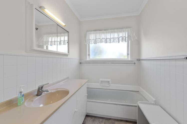 23 Merchant Avenue Te Atatu South_14