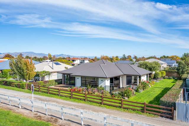Your Private Grandstand to the Races!