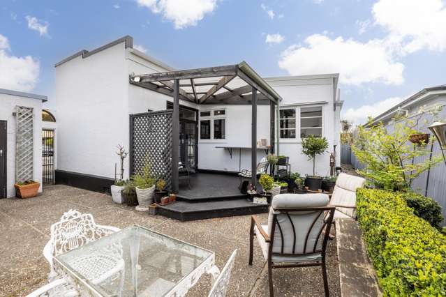 401 Willowpark Road North Hastings_1