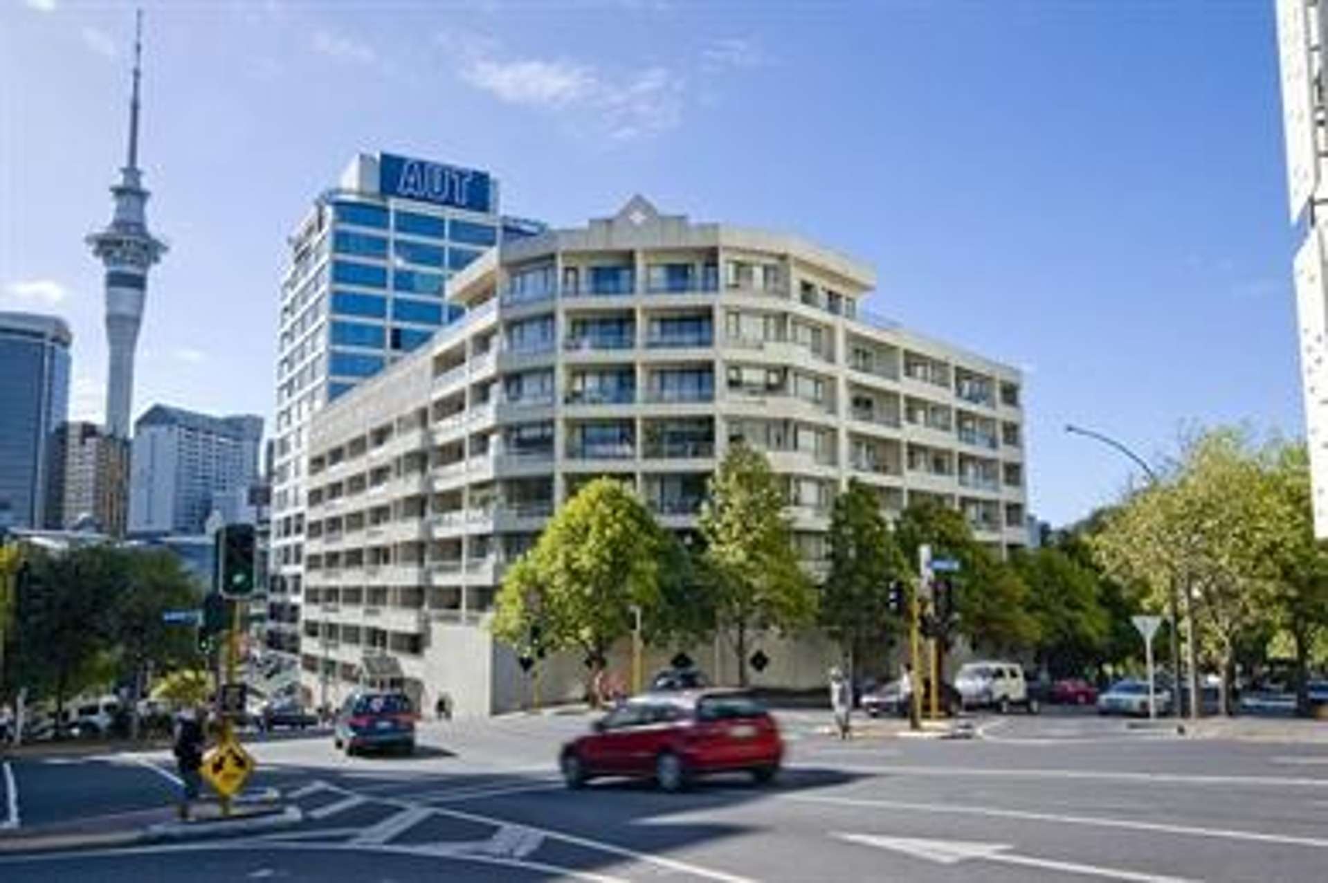 8J/18 Wakefield Street 10015_0