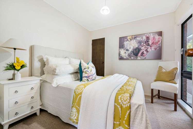 16 Saint Simon Place Botany Downs_16