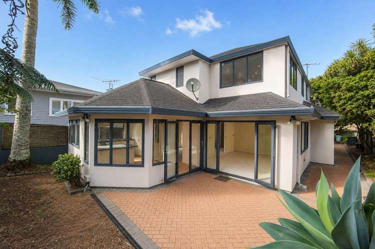 169 Landscape Road_1