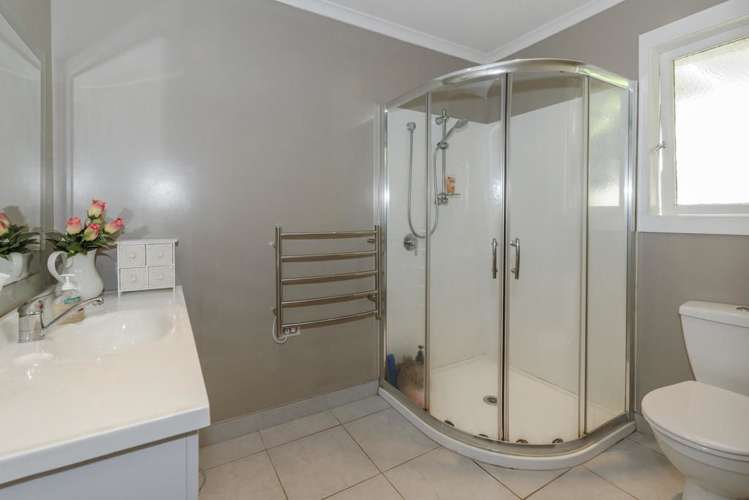 43 Derwent Crescent Titirangi_9