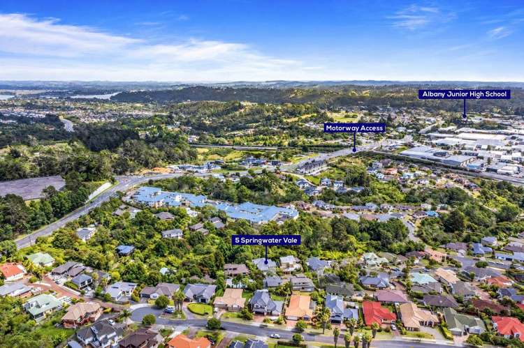5 Springwater Vale Unsworth Heights_18
