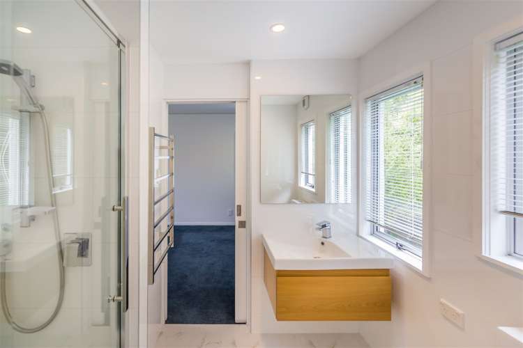 27 Settlers Hill Akaroa_21