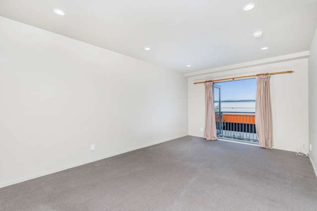 2o/10 Crown Lynn Place New Lynn_1