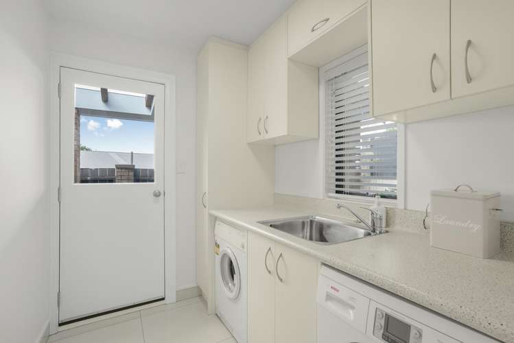 59 Miromiro Road Normandale_10