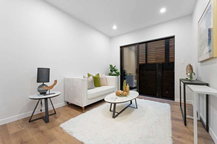 6 Barrel Crescent Swanson_15