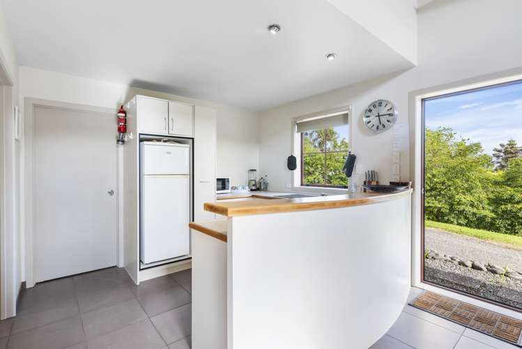 48 Attwood Road Paremoremo_17