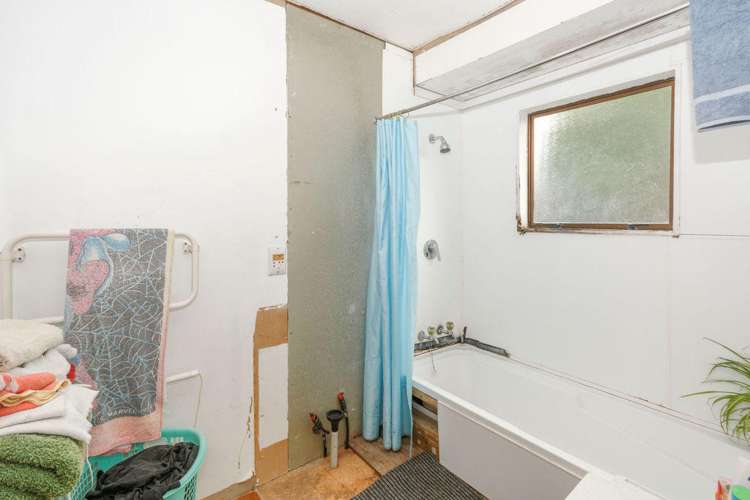 16 Meadowvale Rise Titirangi_8