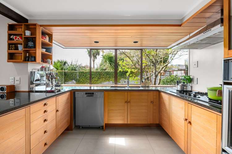 999 River Road Queenwood_8