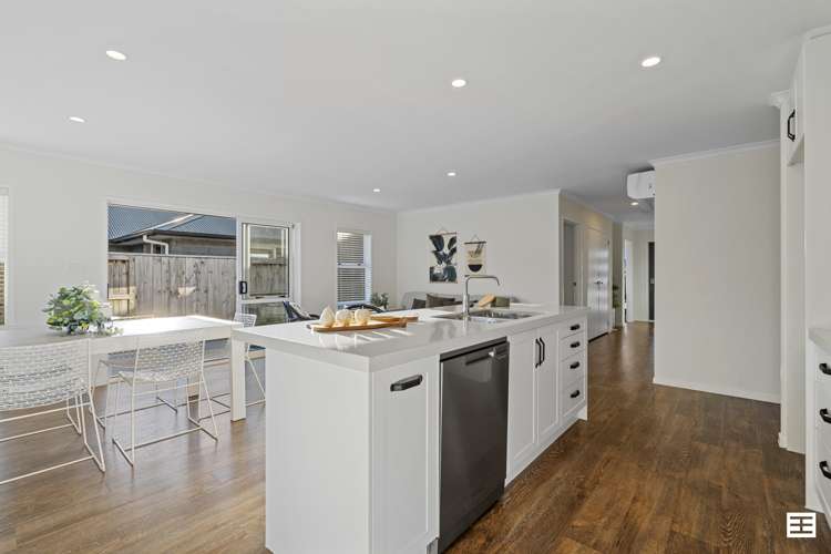 53 Awataha Crescent Pyes Pa_14