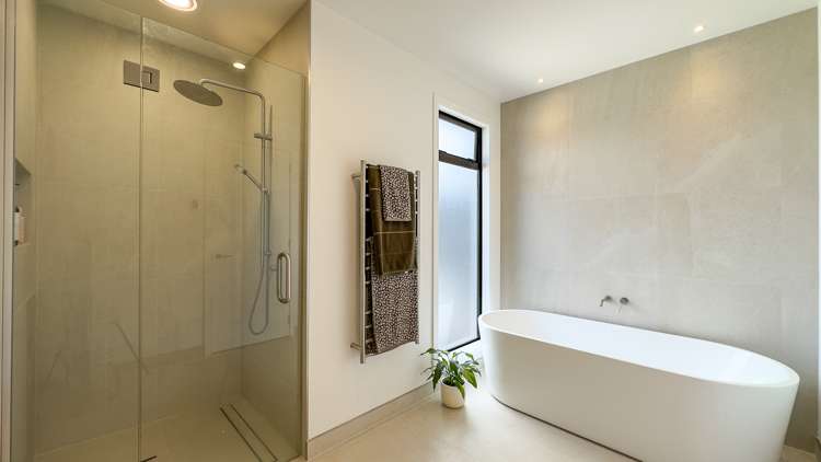 66 Reid Road Ngahinapouri_23