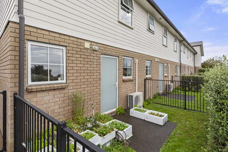 11 Chiefs Court Hamilton East_2