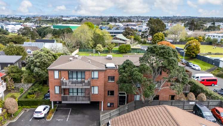 2A/4A Auburn Street Takapuna_20