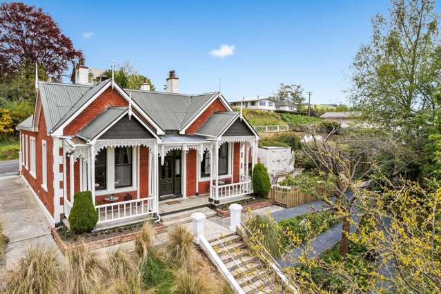 Scots chasing southern dream snap up God Defend New Zealand composer’s villa