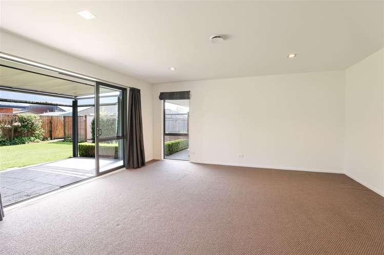 8 Parkdale Close Allenton_3