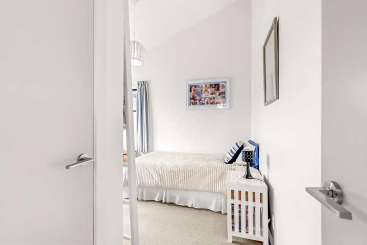 1 Colenso Place ōtaki Beach_16