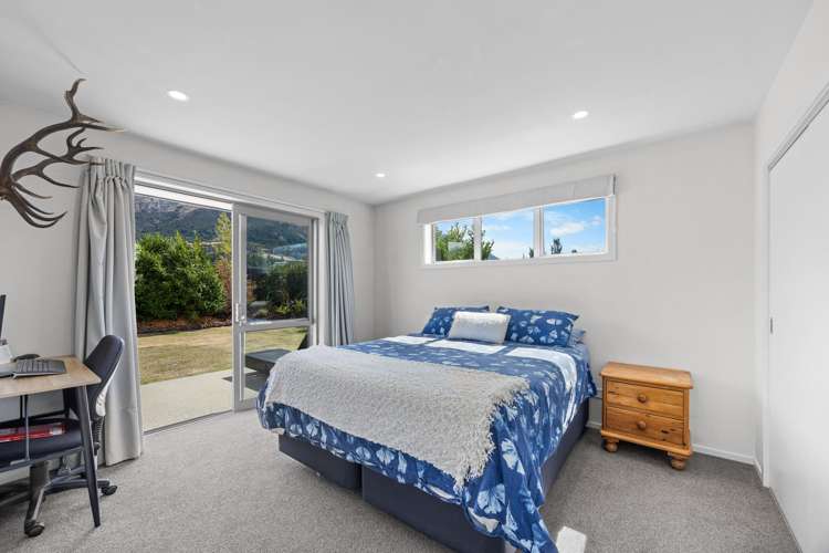 8 Pennycook Place Lake Hawea_7