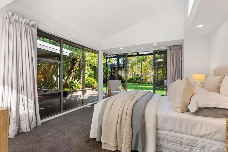 6 Birchwood Grove Greenhithe_14