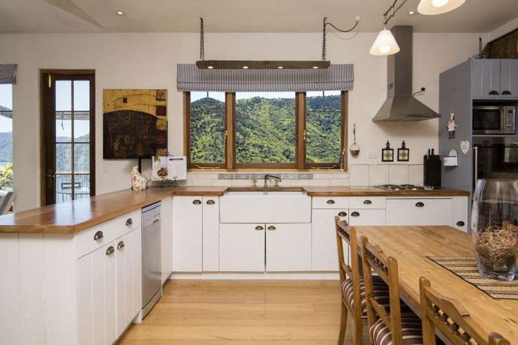 444 Port Underwood Road Whatamango Bay_11