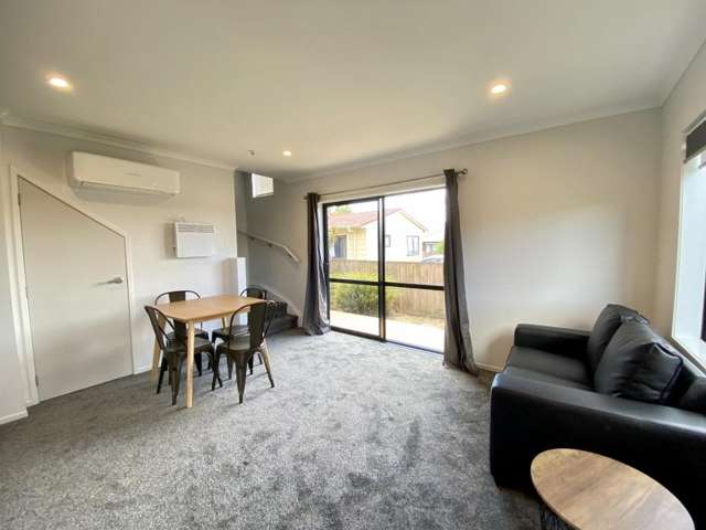 Studio Room - Close to University!