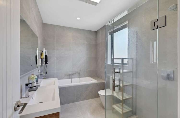 31 Surf View Crescent Red Beach_13